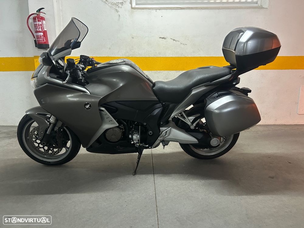 Honda VFR VFR 1200 f - 1
