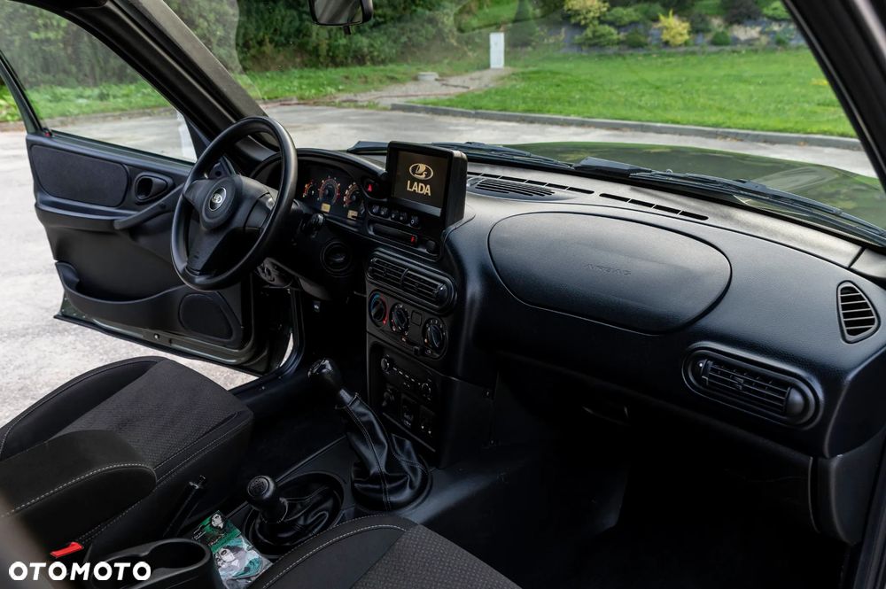 Lada Niva - 24