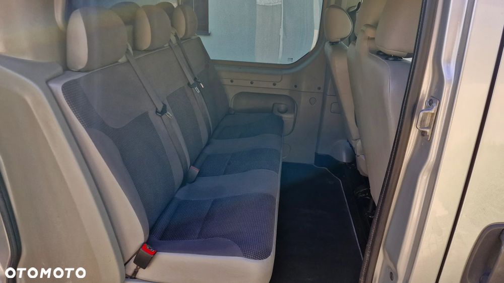 Opel Vivaro - 12