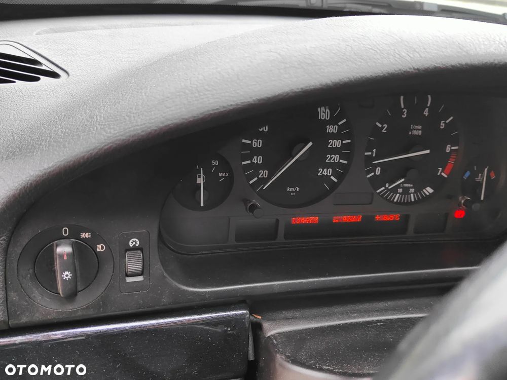 BMW Seria 5 528i - 8