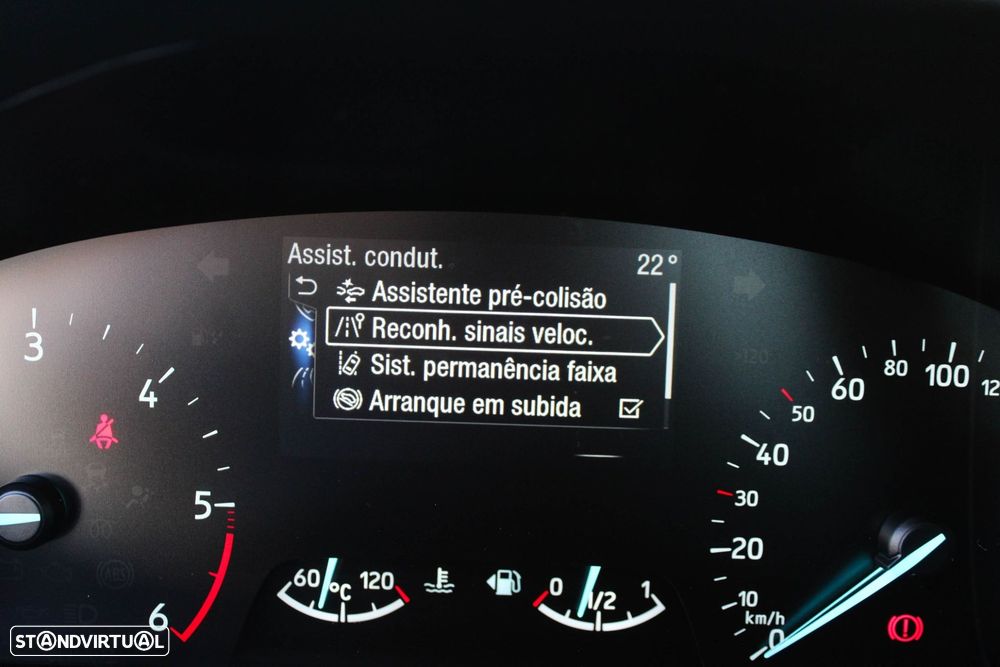 Ford Focus 1.5 TDCi EcoBlue Titanium - 33