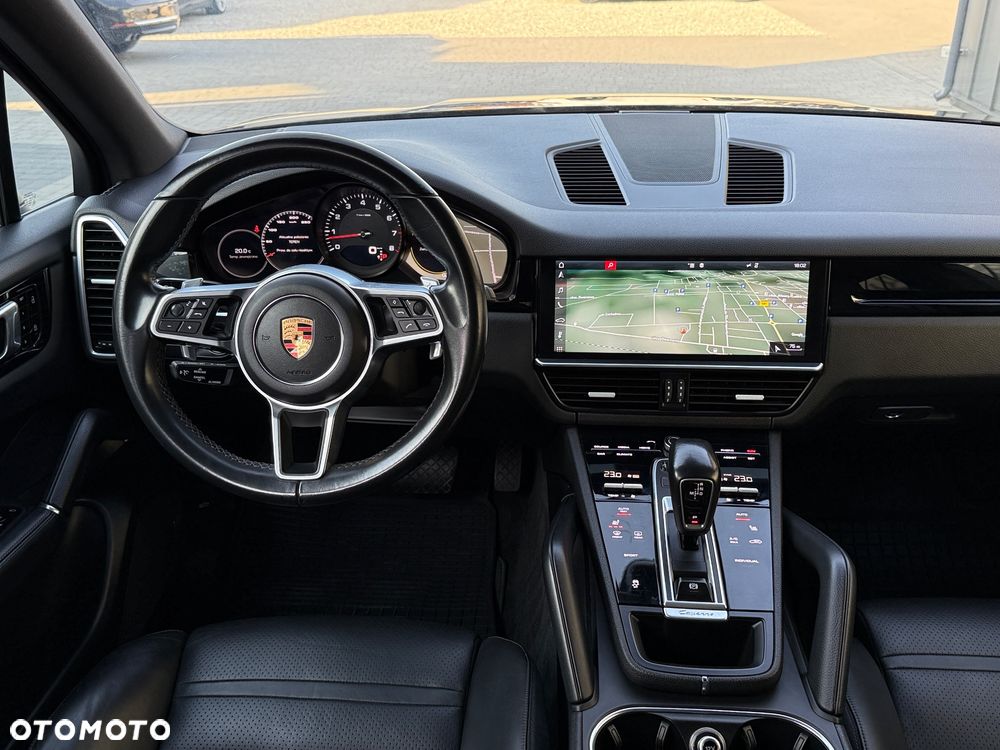 Porsche Cayenne Platinum Edition - 18