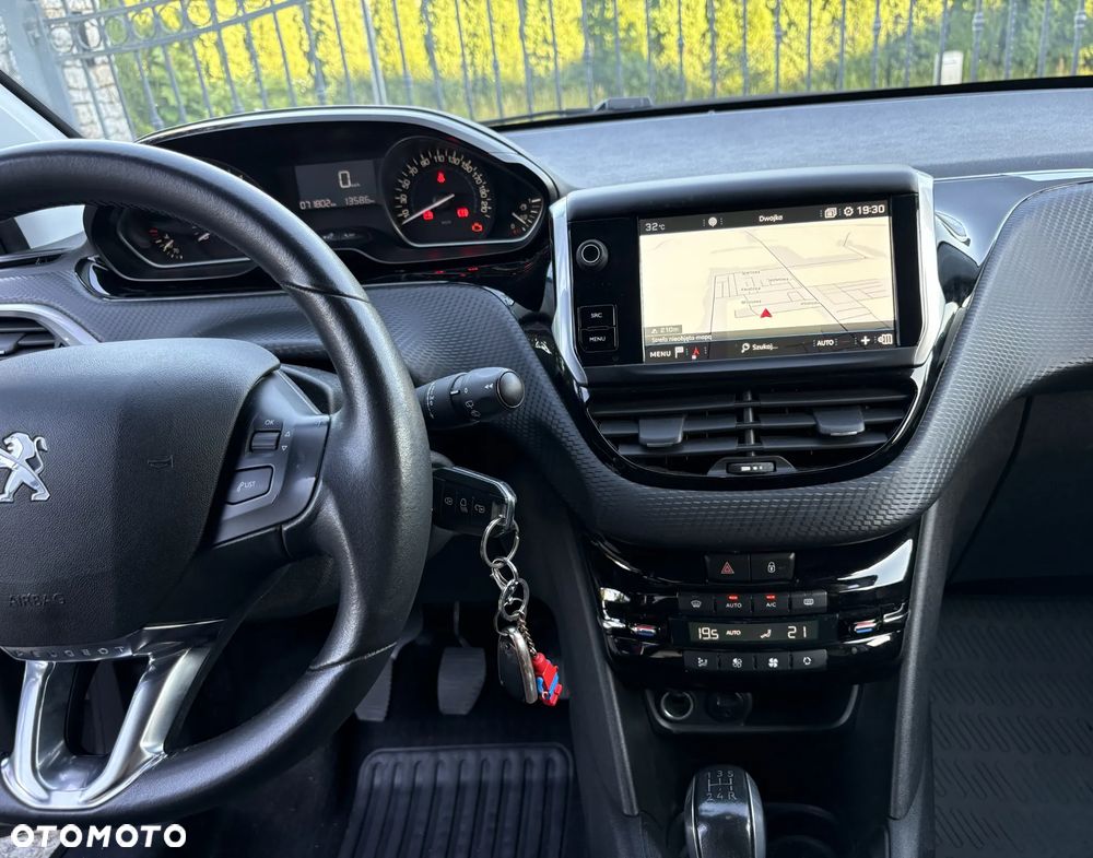 Peugeot 208 1.2 PureTech Style - 9