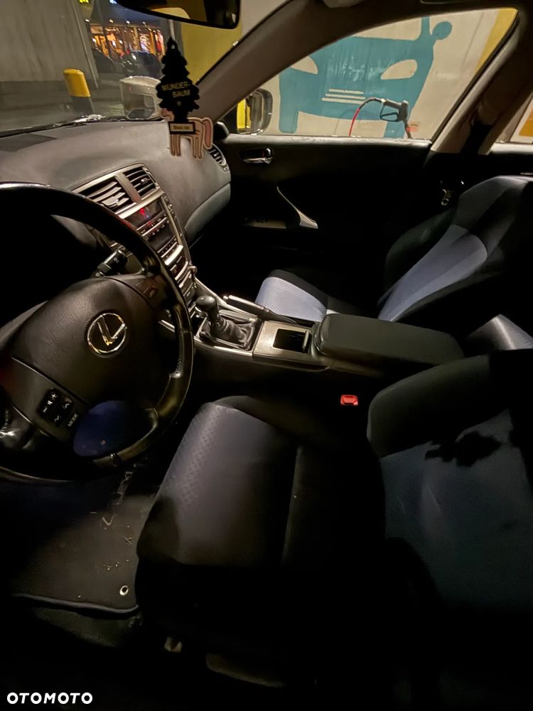 Lexus IS 220 D Elegance - 9