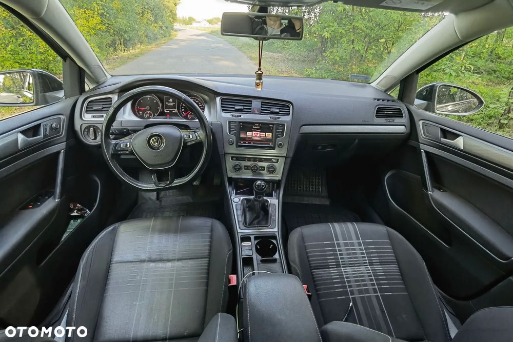 Volkswagen Golf 1.6 TDI BlueMotion Technology Lounge - 25