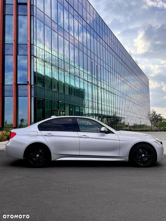 BMW Seria 3 335i xDrive M Sport - 5