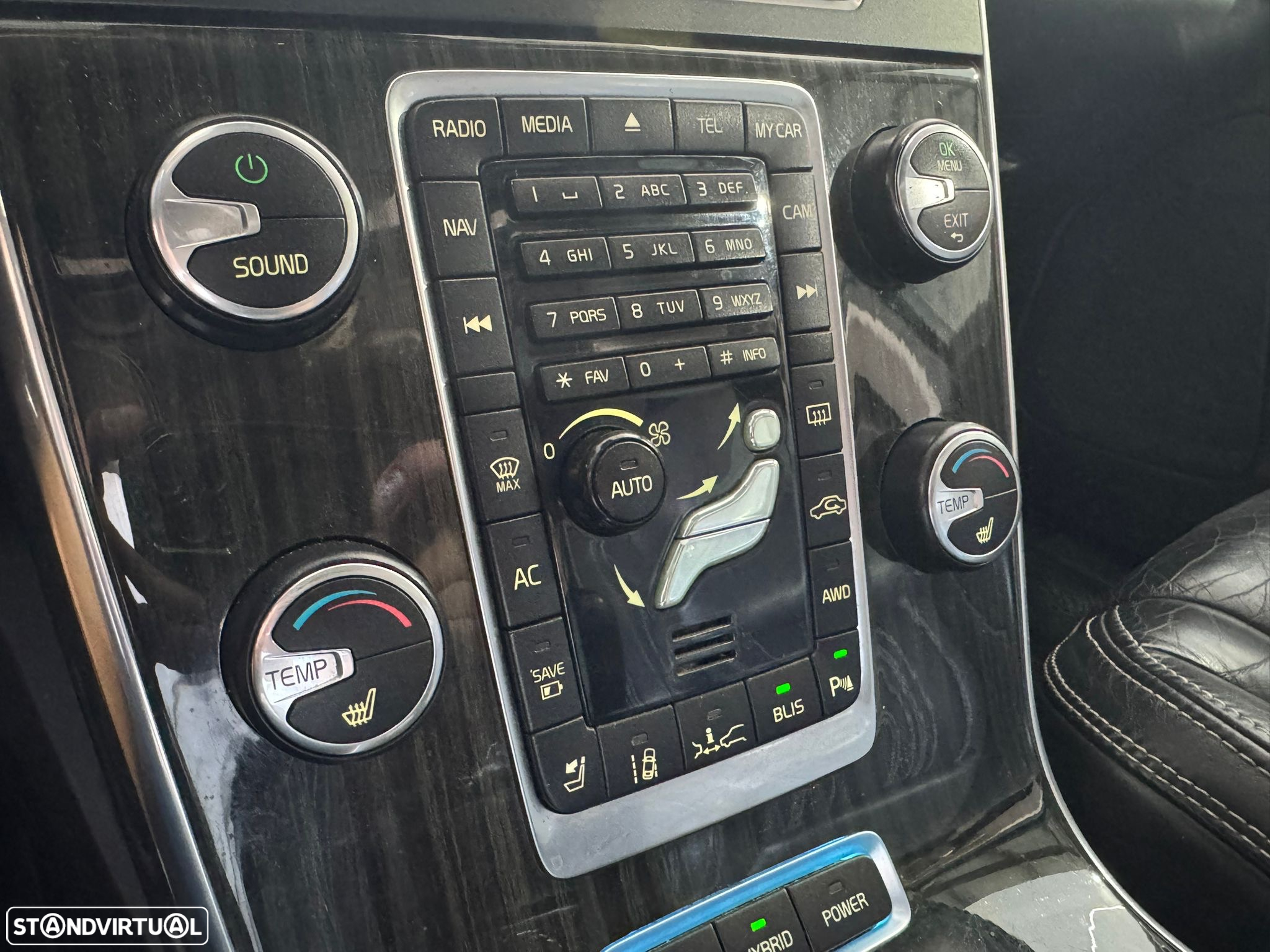 Volvo V60 D6 Plug-In-Hybrid AWD Geartronic Summum - 16