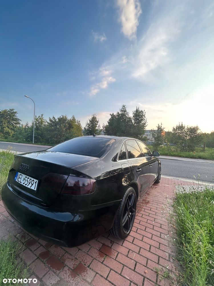Audi A4 Limousine - 5