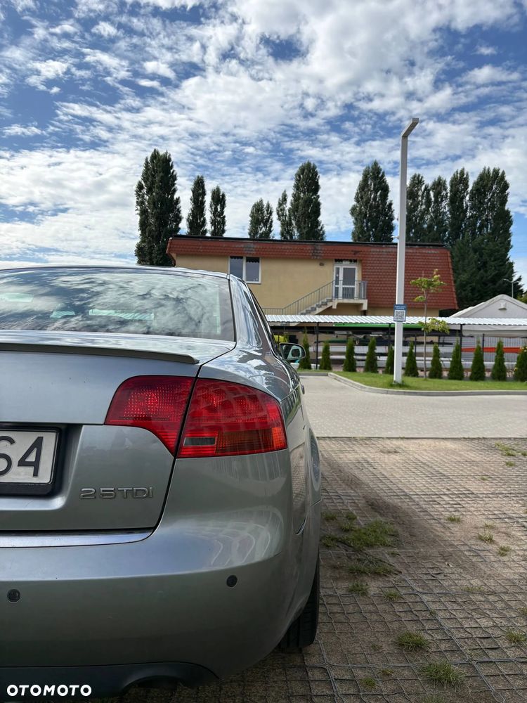 Audi A4 Limousine - 5