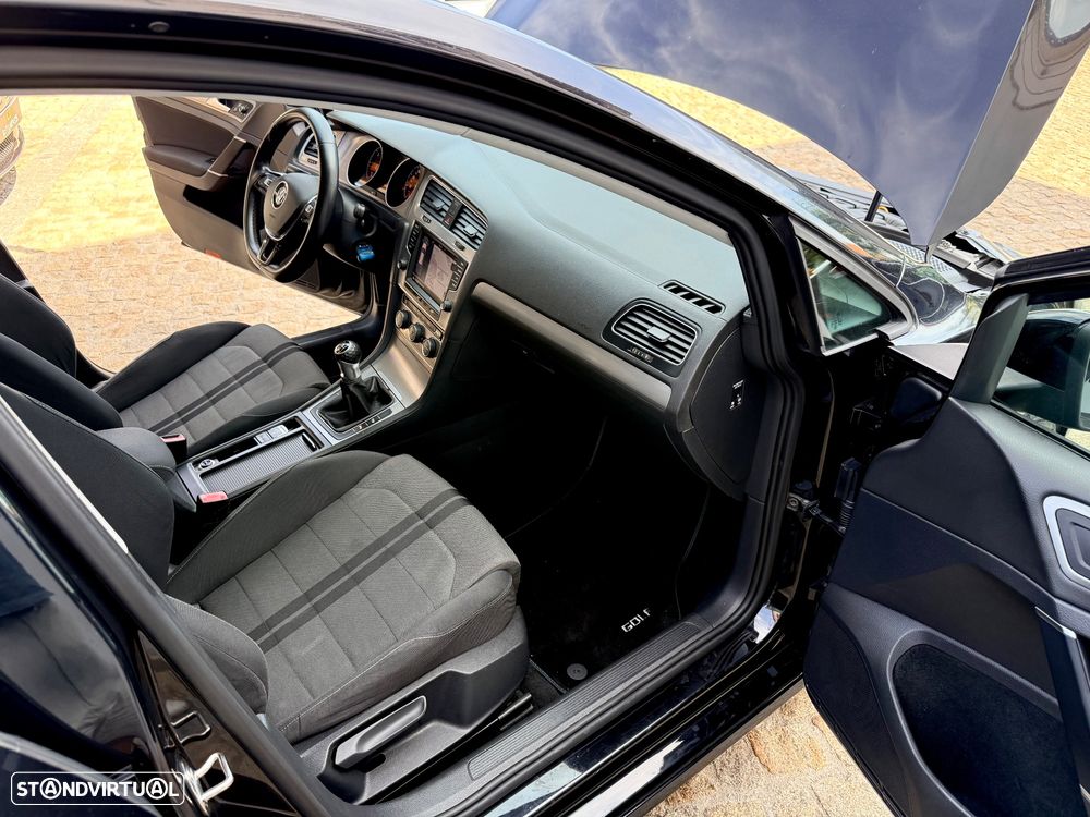 VW Golf - 54