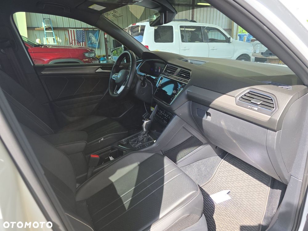 Volkswagen Tiguan - 10