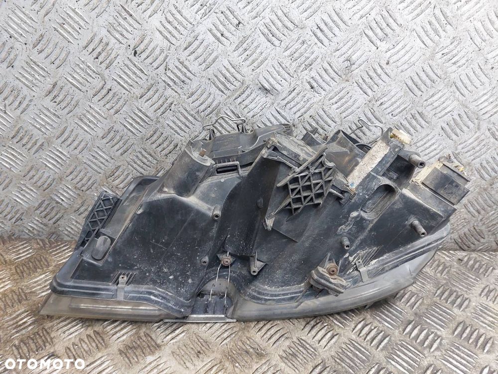 LAMPA PRAWY PRZÓD SKODA SUPERB I EU EUROPA HELLA - 9