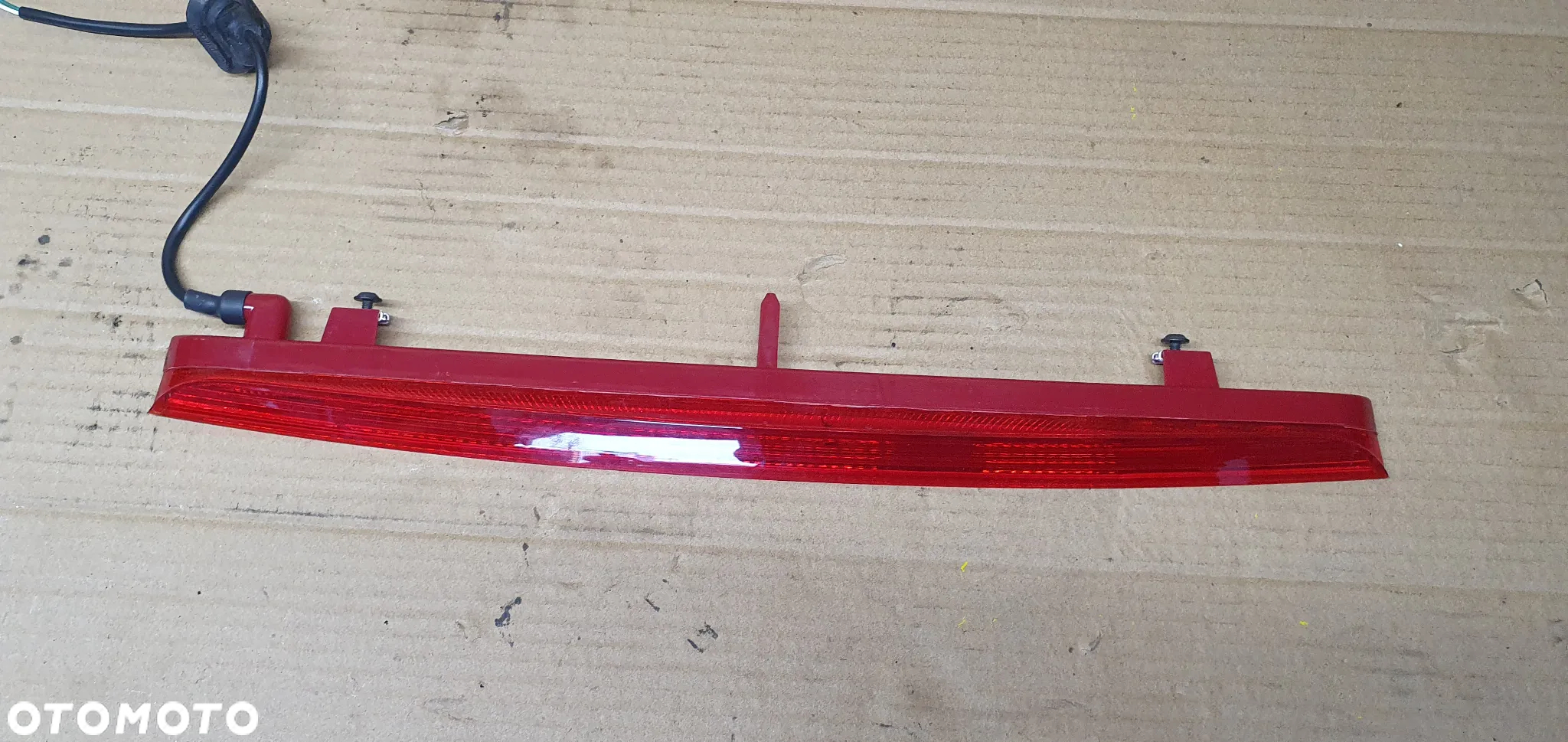 Trzecie światło stop Audi Q3 8U0945097 - 3