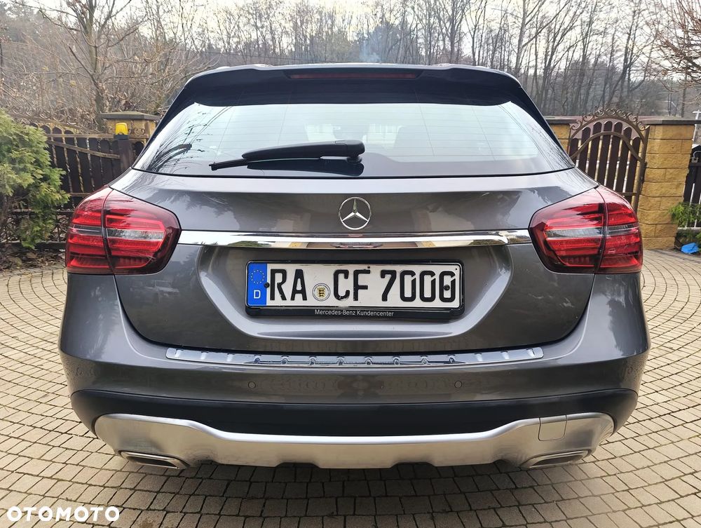 Mercedes-Benz GLA 200 Urban - 19