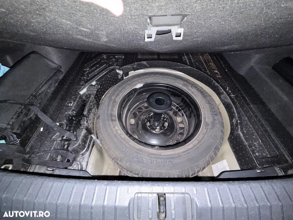 Volkswagen Passat - 32