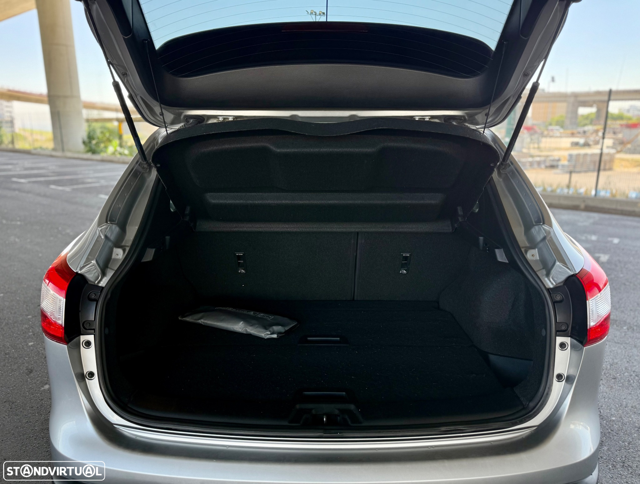 Nissan Qashqai 1.5 dCi N-Connecta - 10