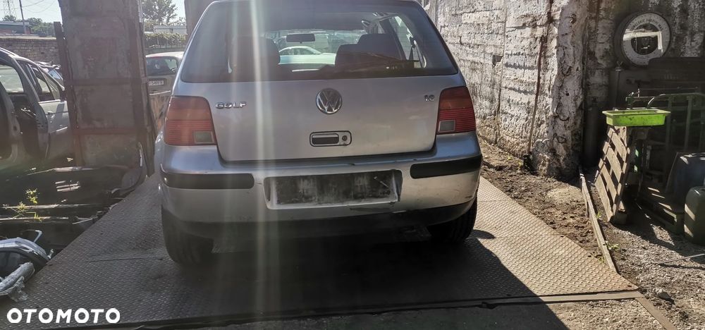 VW GOLF IV 1.6 16V CALY NA CZESCI - 4