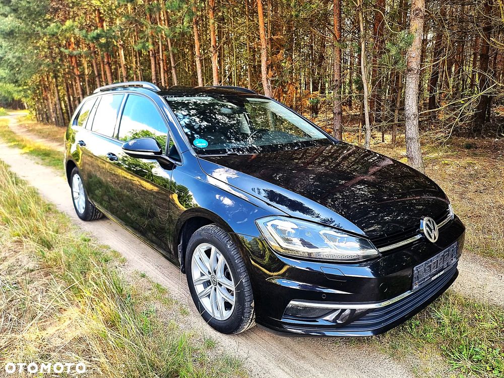 Volkswagen Golf - 1