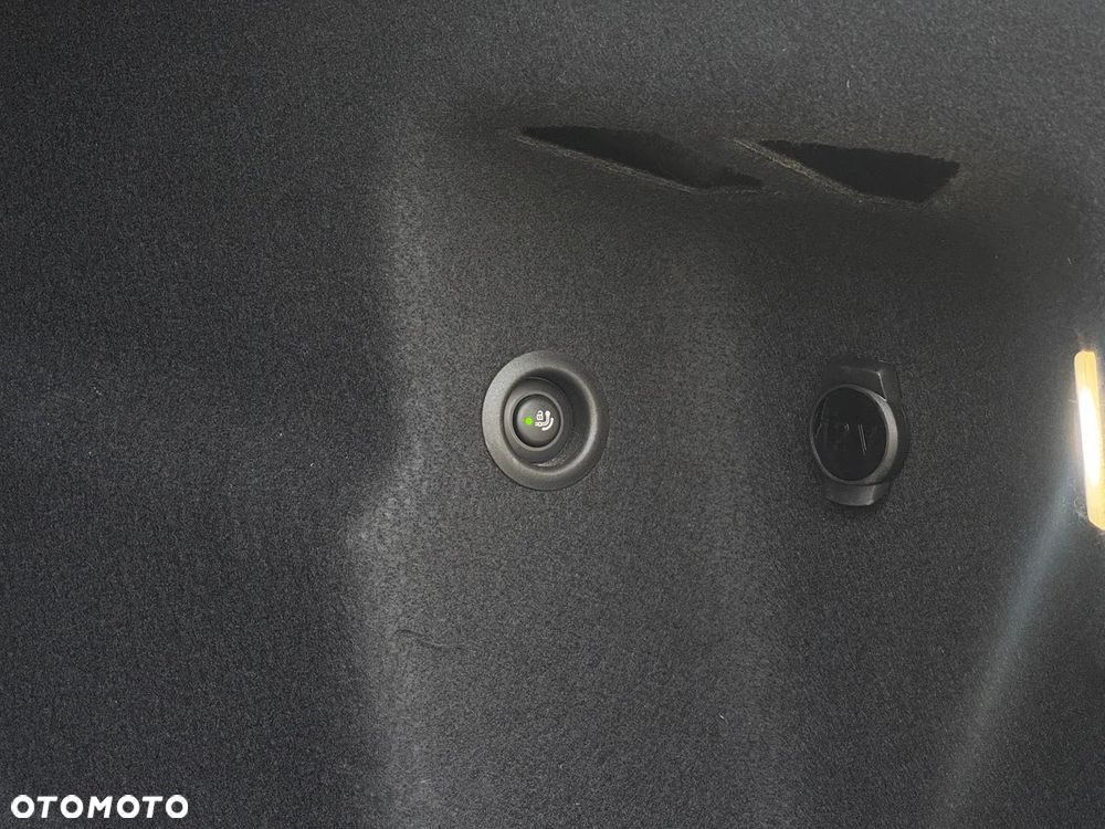 BMW Seria 2 218i Luxury Line - 23