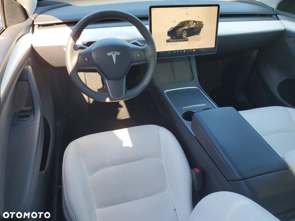 Tesla Model Y Long Range Dual Motor AWD - 10