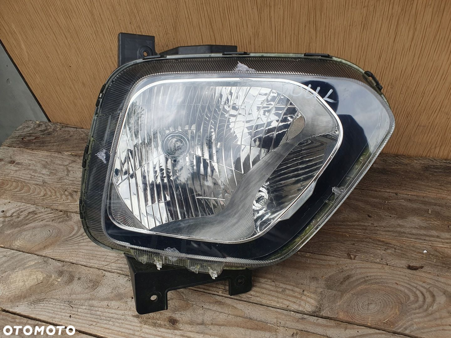 Kia Soul III lampa prawa oryginał USZKODZONA Europa - 2