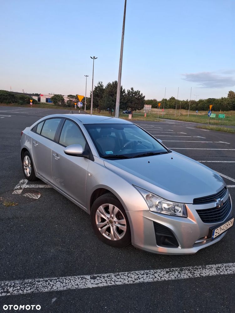 Chevrolet Cruze 1.8 LS+ - 8