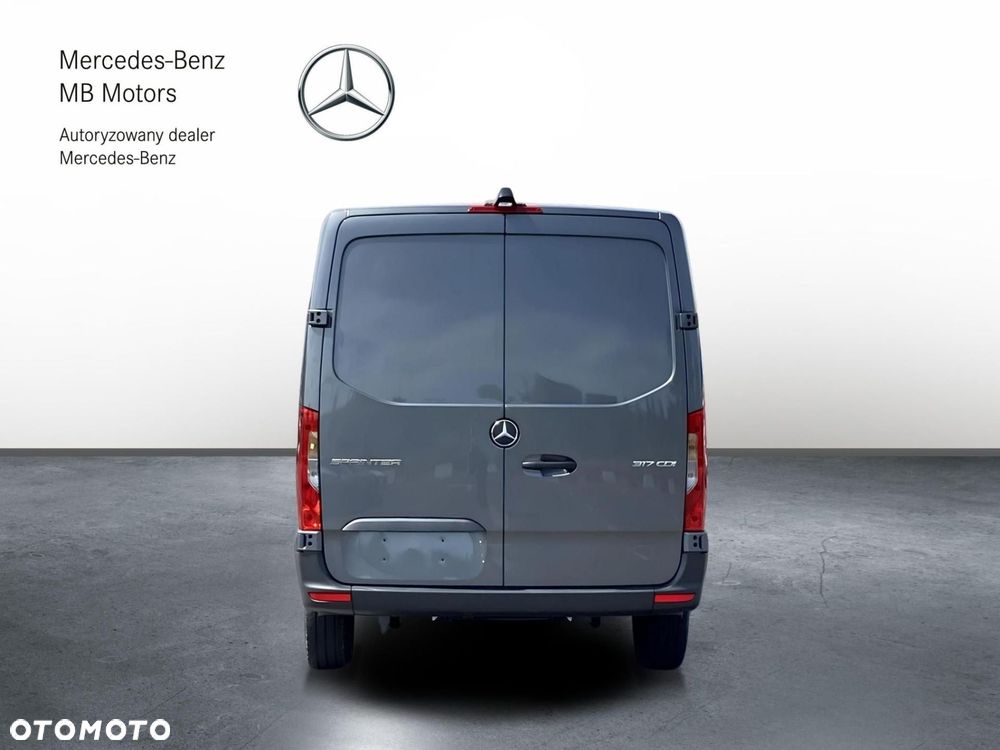 Mercedes-Benz Sprinter - 6