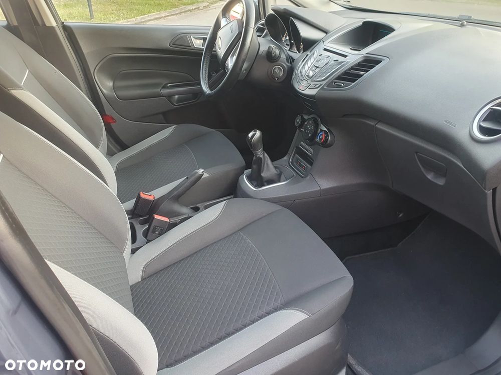 Ford Fiesta 1.0 Champions Edition - 6