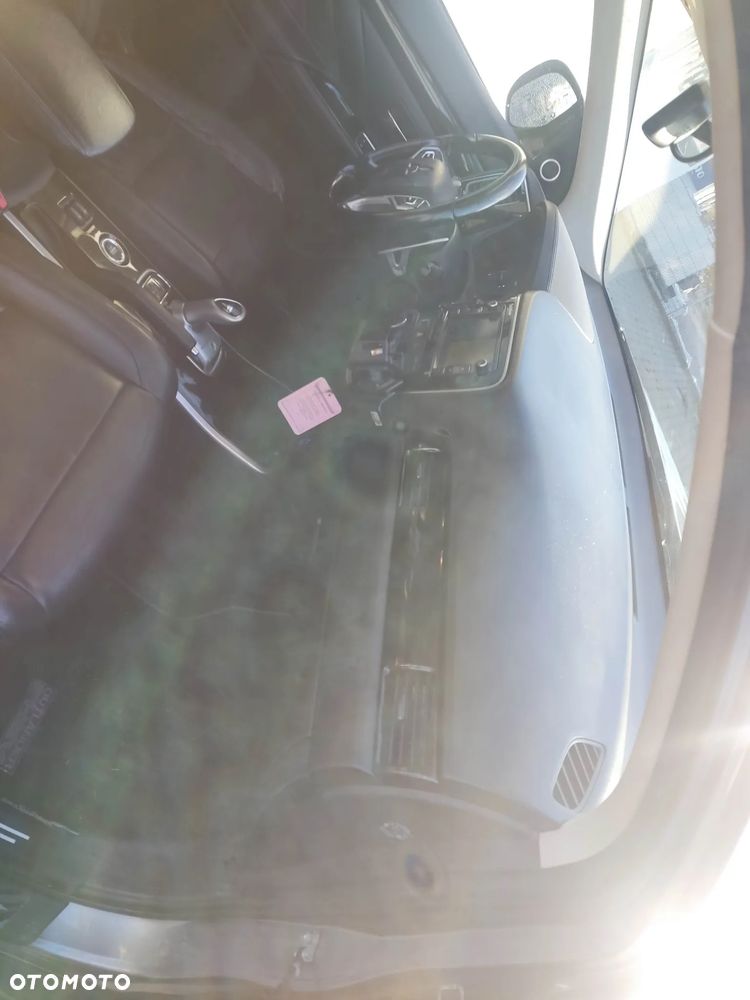 Mitsubishi Outlander Instyle NAVI + - 22