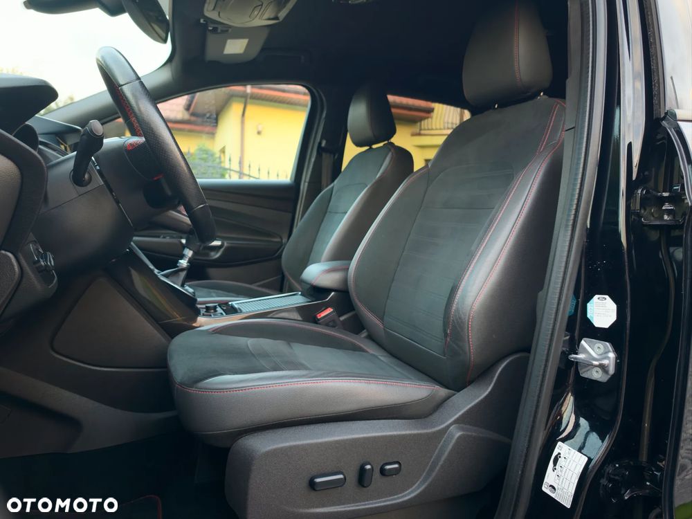 Ford Kuga - 24
