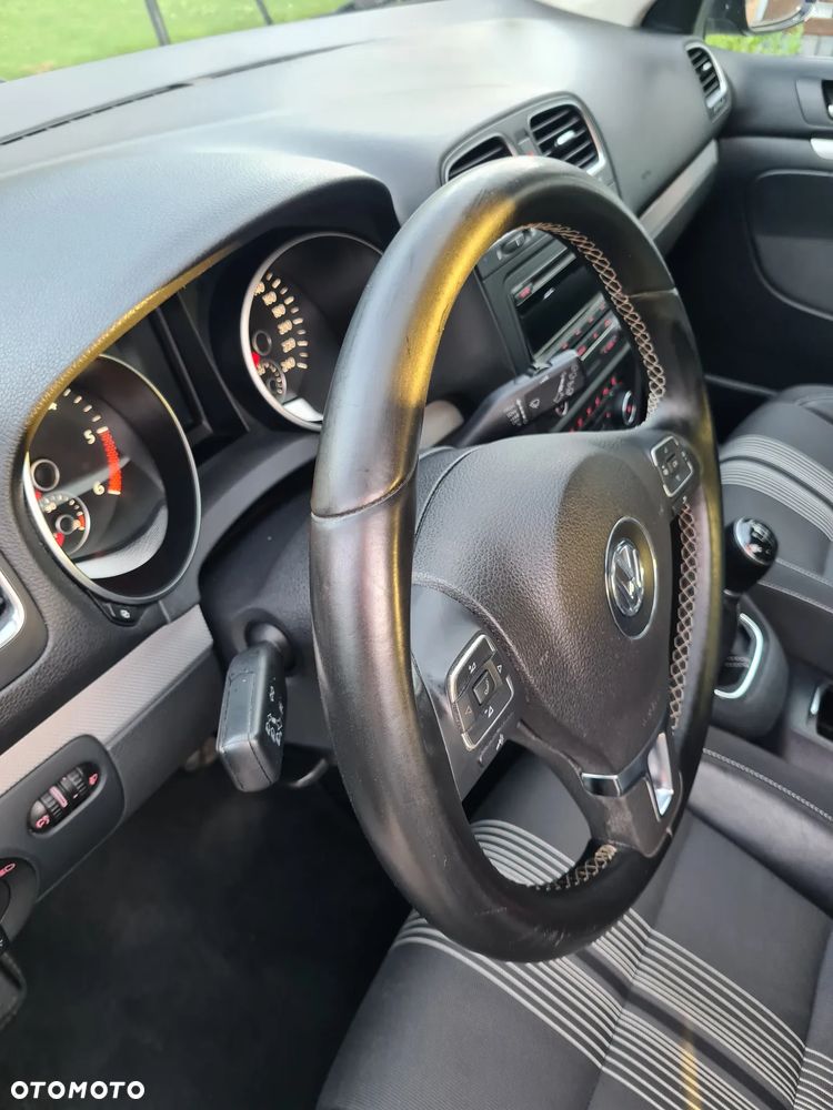 Volkswagen Golf 2.0 TDI DPF BlueMotion Technology MATCH - 27
