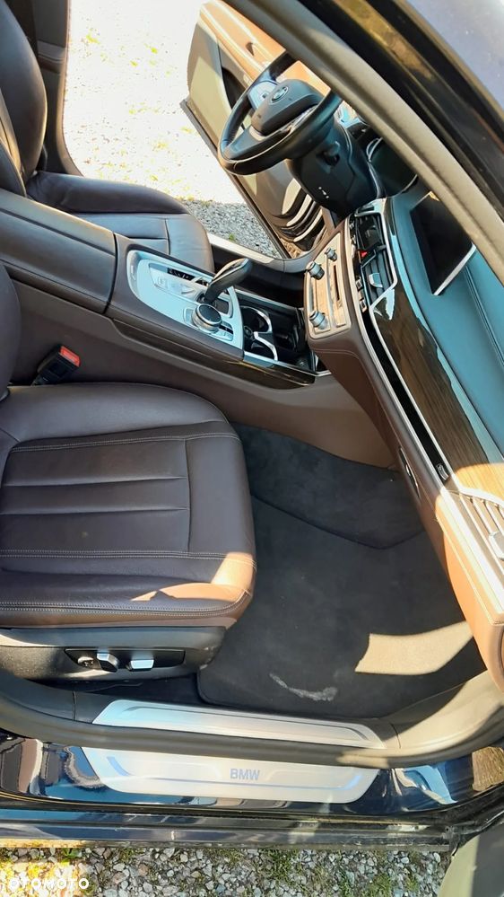 BMW Seria 7 - 18