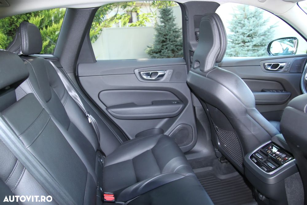 Volvo XC 60 B4 MHEV AWD Inscription - 9