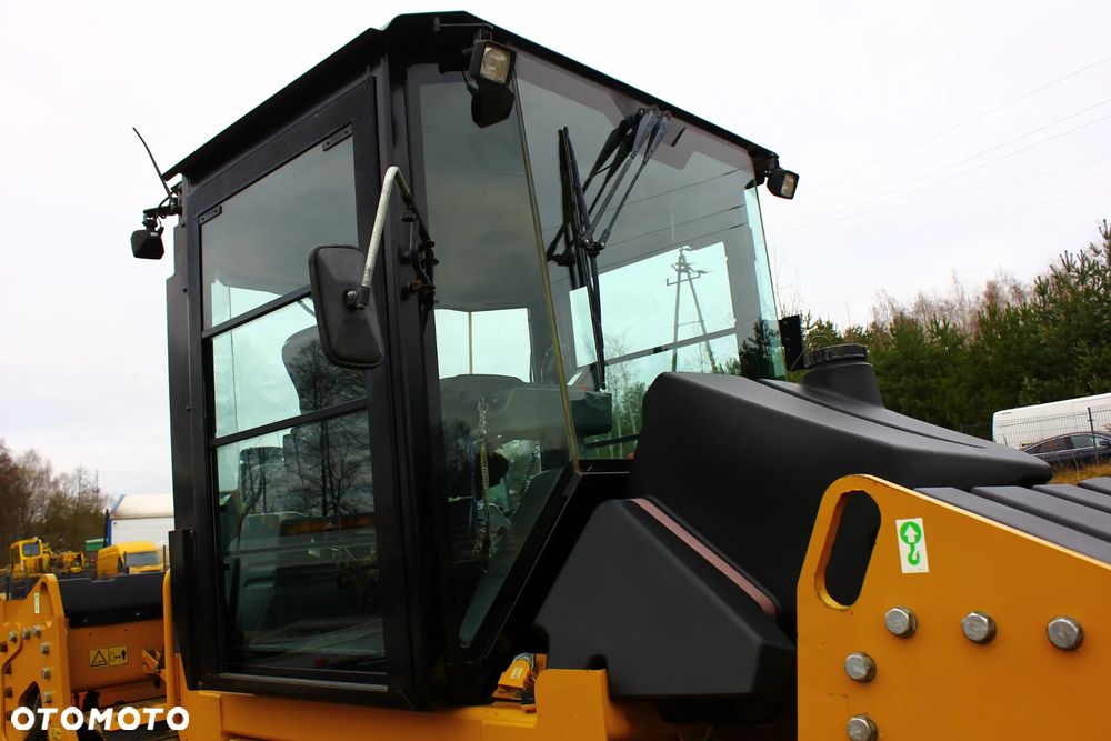 Caterpillar CAT CD10 WALEC STALOWY WIBRACYJNY Z DZIELONYMI BĘBNAMI +KOSZ HYDROG AX077 - 18