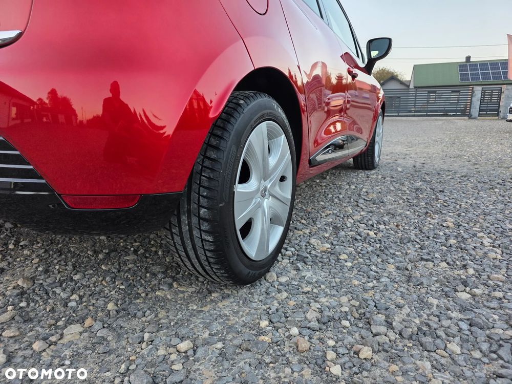 Renault Clio 1.2 16V 75 Life - 28