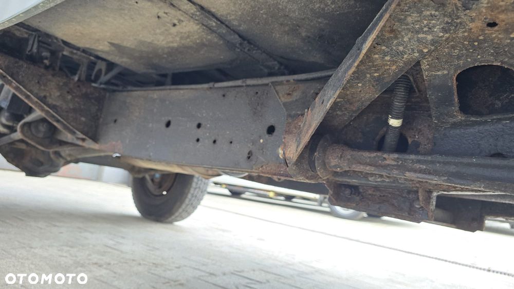 Land Rover Defender - 14