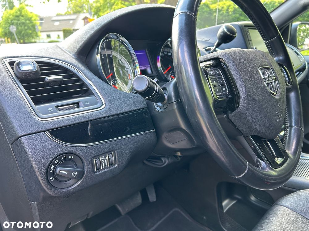 Dodge Grand Caravan ver-3-6-r-t - 17
