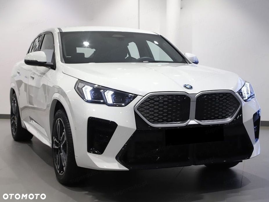 BMW iX2 - 6