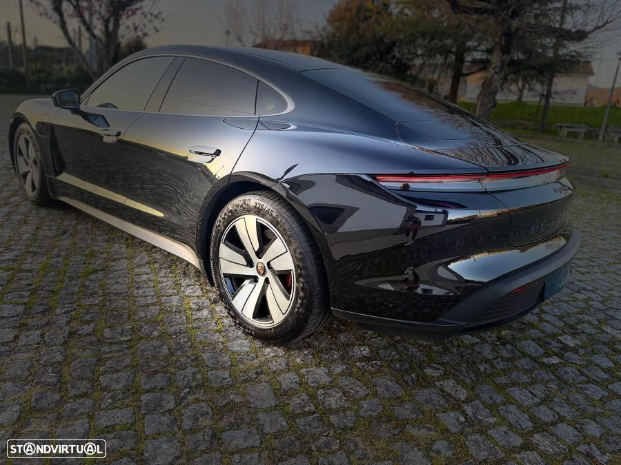Porsche Taycan 4S - 16