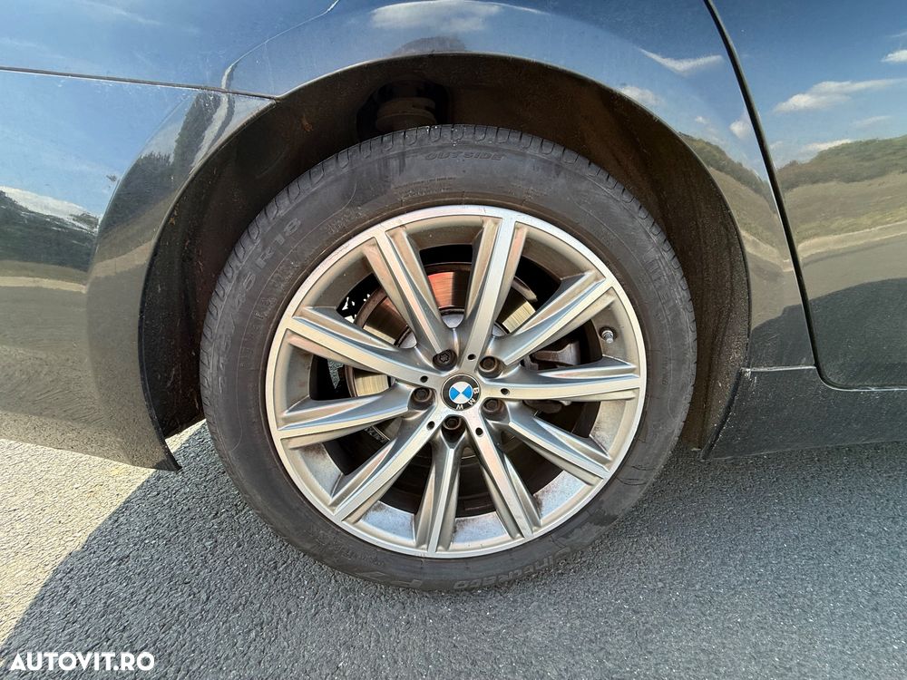 BMW Seria 5 520i AT MHEV - 11