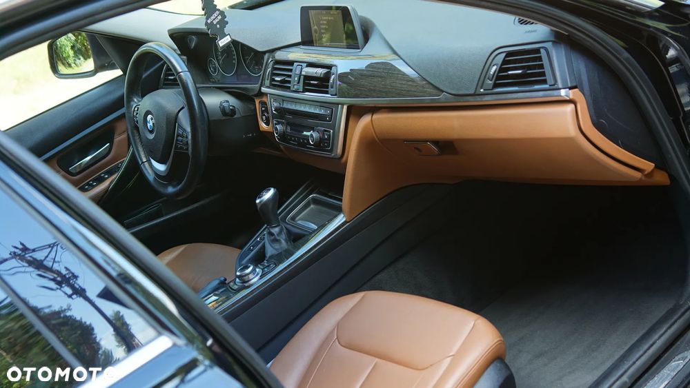 BMW Seria 3 320d Luxury Line - 31