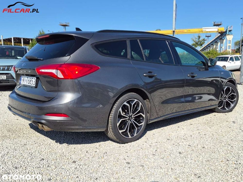 Ford Focus - 32