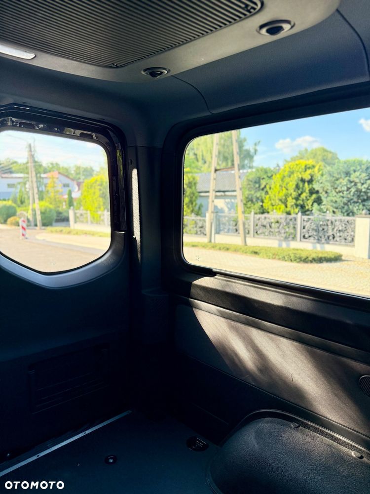 Mercedes-Benz Sprinter - 19