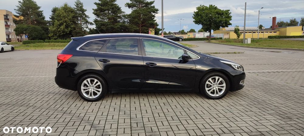 Kia Ceed 1.6 CRDi 136 ISG Dream-Team Edition - 9