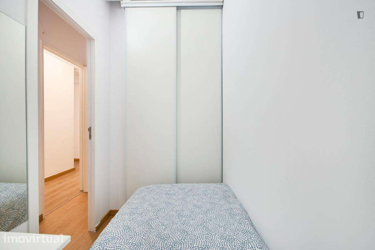 Quarto - localizado em Benfica Lisbon - Grande imagem: 5/25