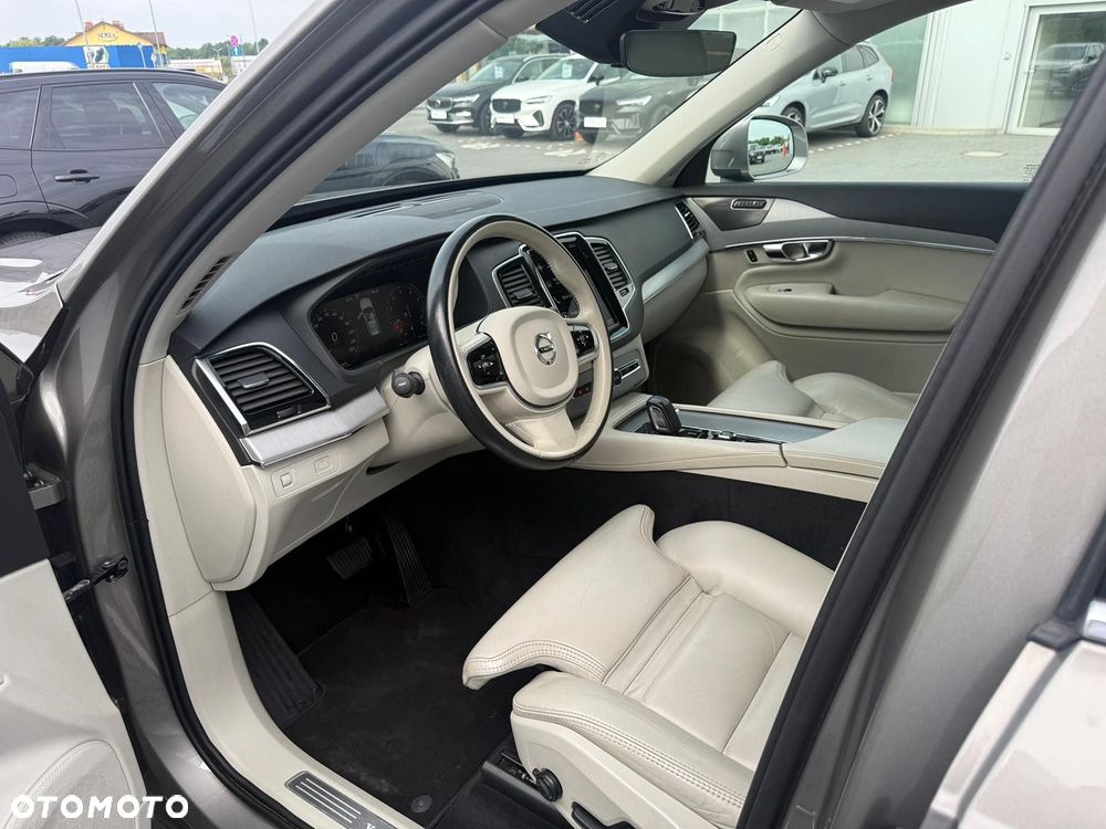 Volvo XC 90 - 10