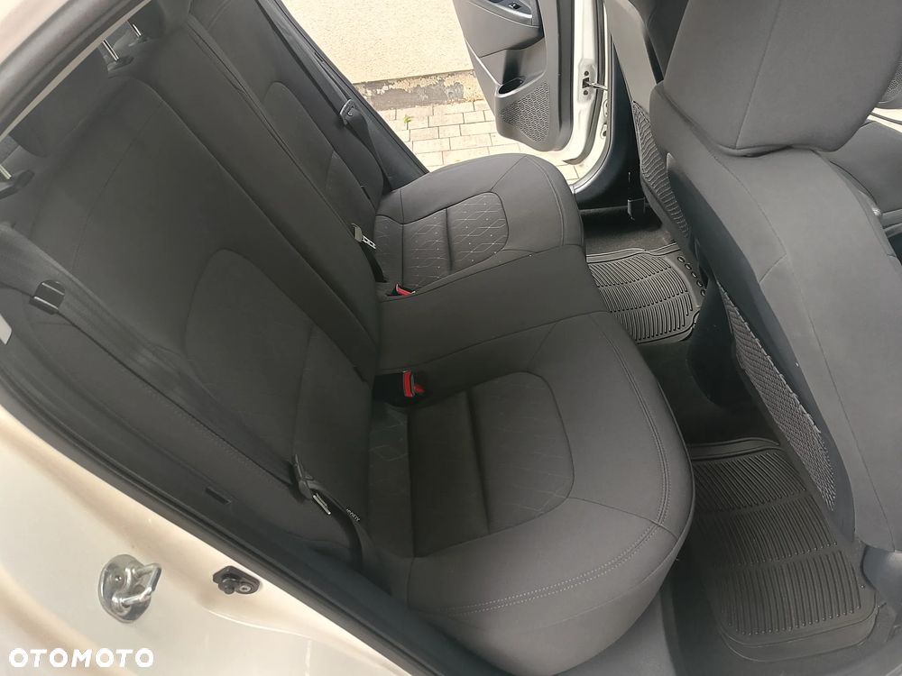 Kia Rio 1.2 Spirit - 8