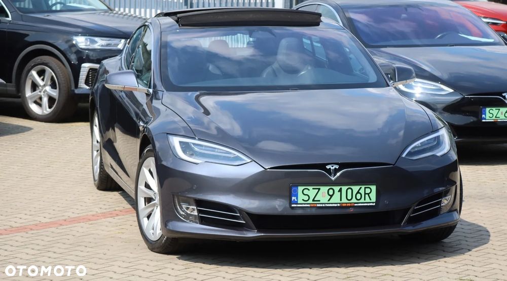 Tesla Model S - 39