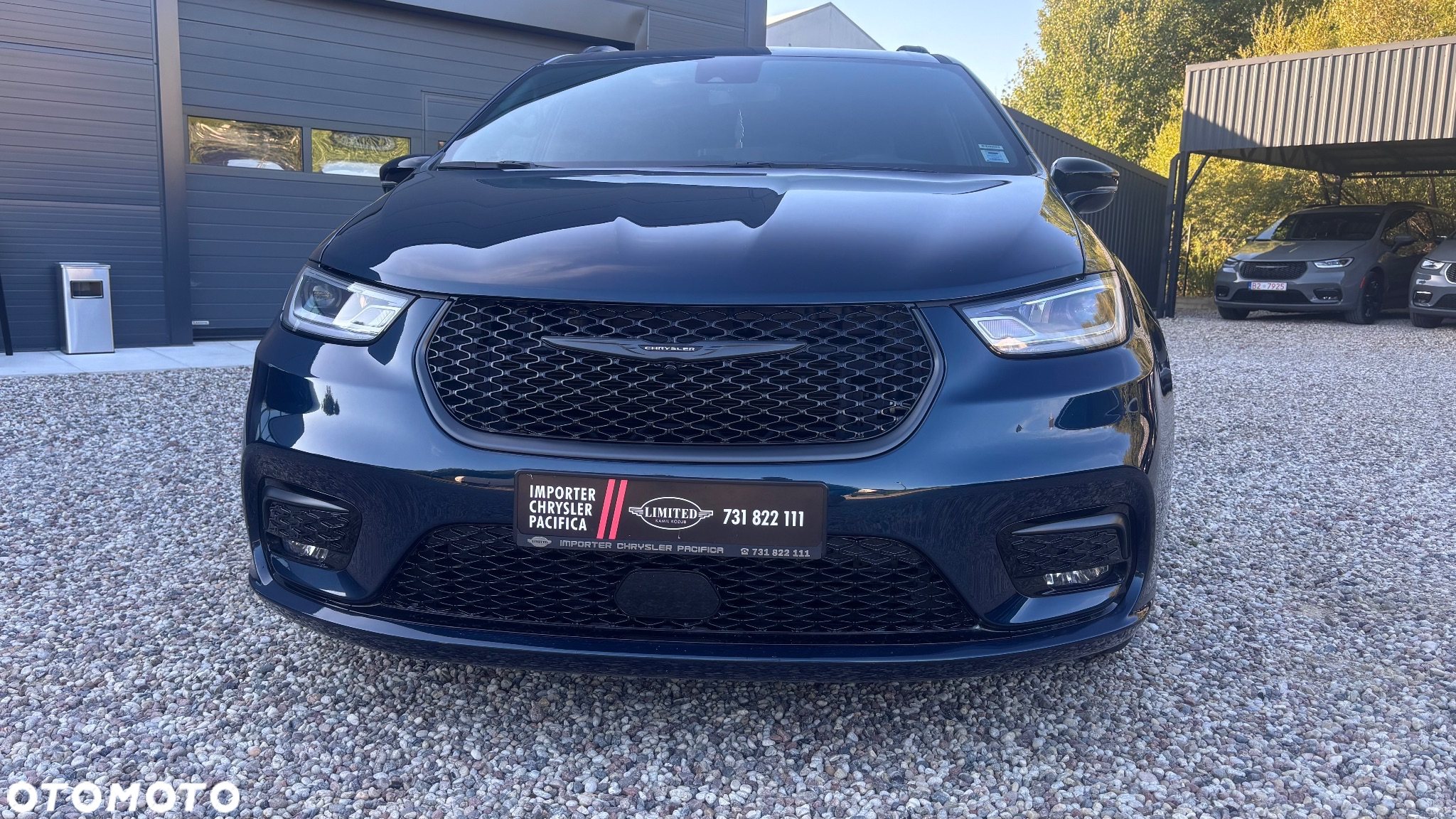 Chrysler Pacifica - 12