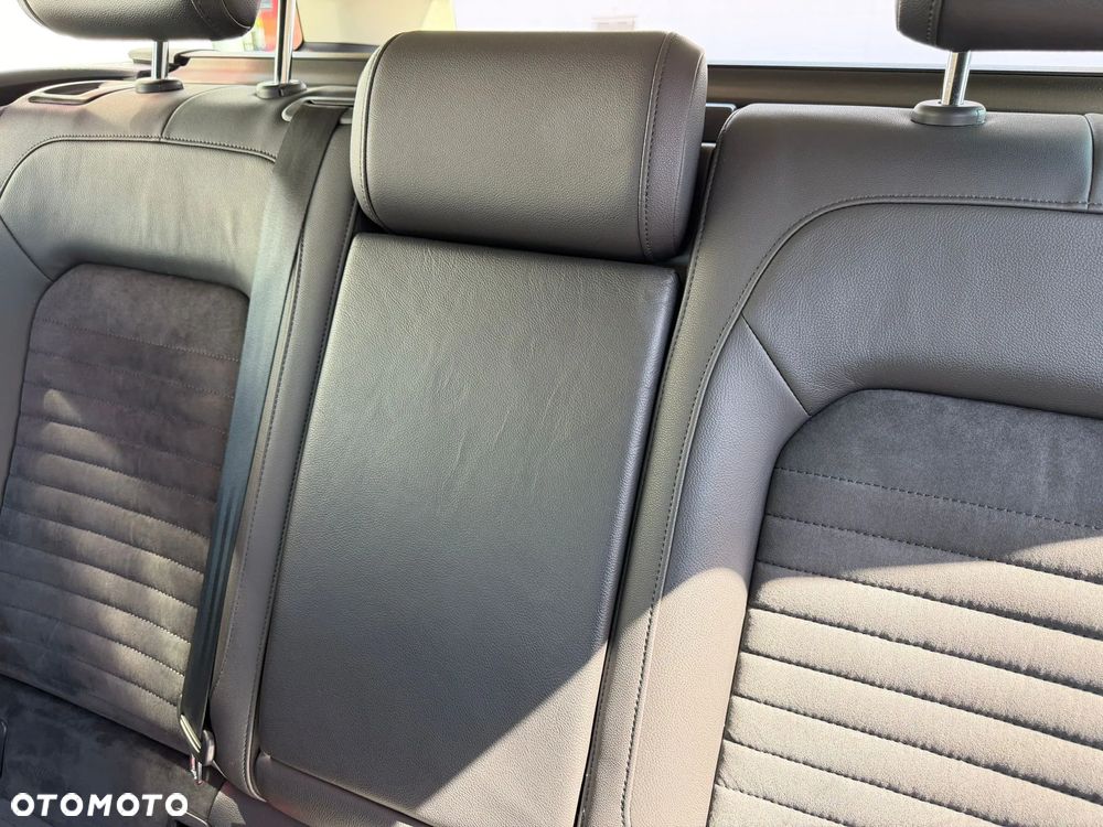 Volkswagen Passat 2.0 TSI BMT Highline DSG - 33